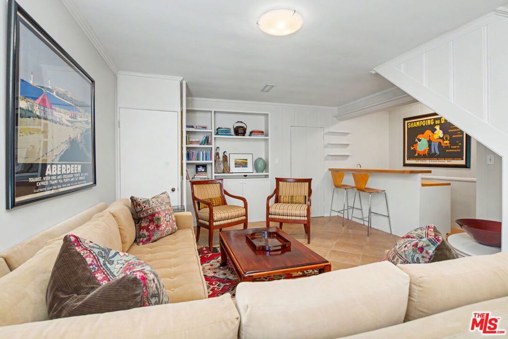 Image 25 of property listing at 536 Woodruff Avenue, Los Angeles, CA 90024
