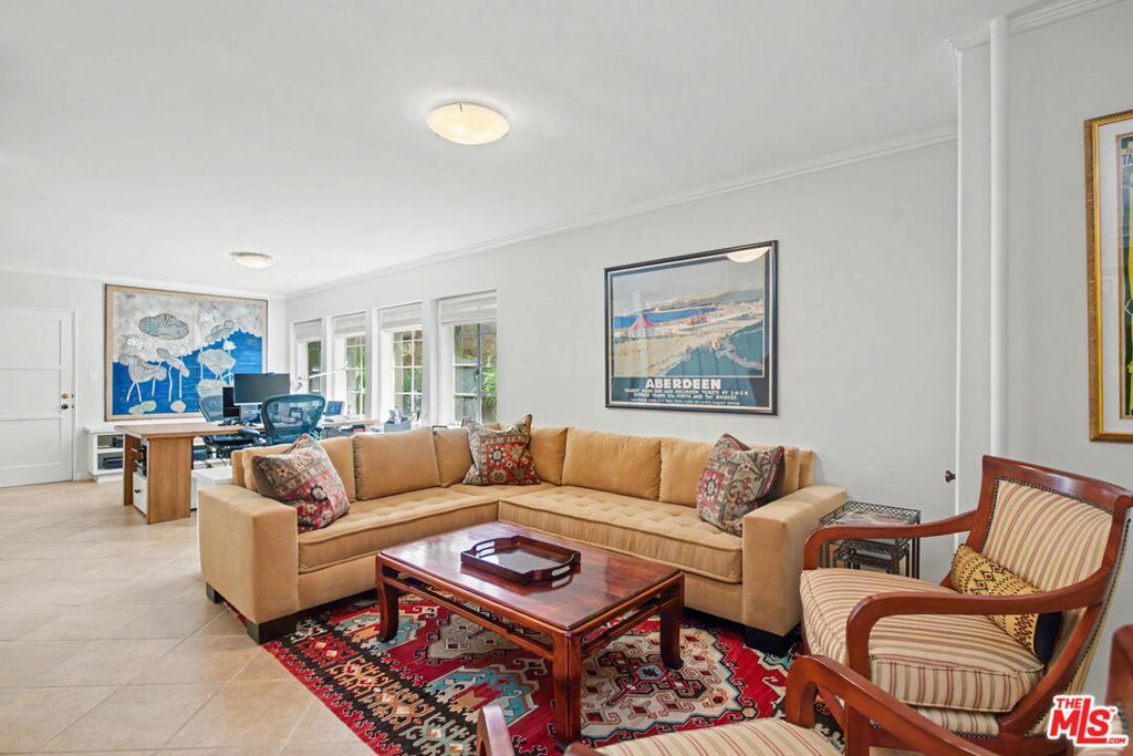 Image 26 of property listing at 536 Woodruff Avenue, Los Angeles, CA 90024