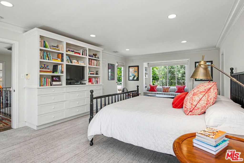 Image 30 of property listing at 536 Woodruff Avenue, Los Angeles, CA 90024