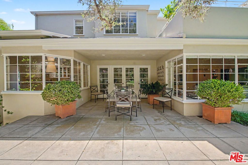 Image 43 of property listing at 536 Woodruff Avenue, Los Angeles, CA 90024