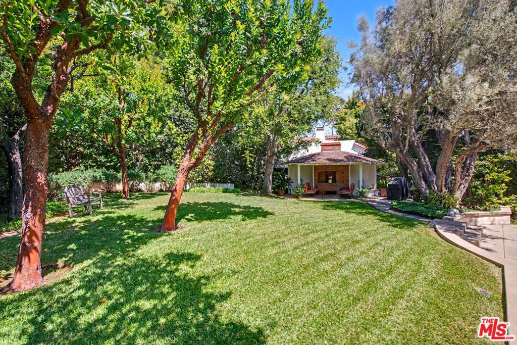 Image 44 of property listing at 536 Woodruff Avenue, Los Angeles, CA 90024