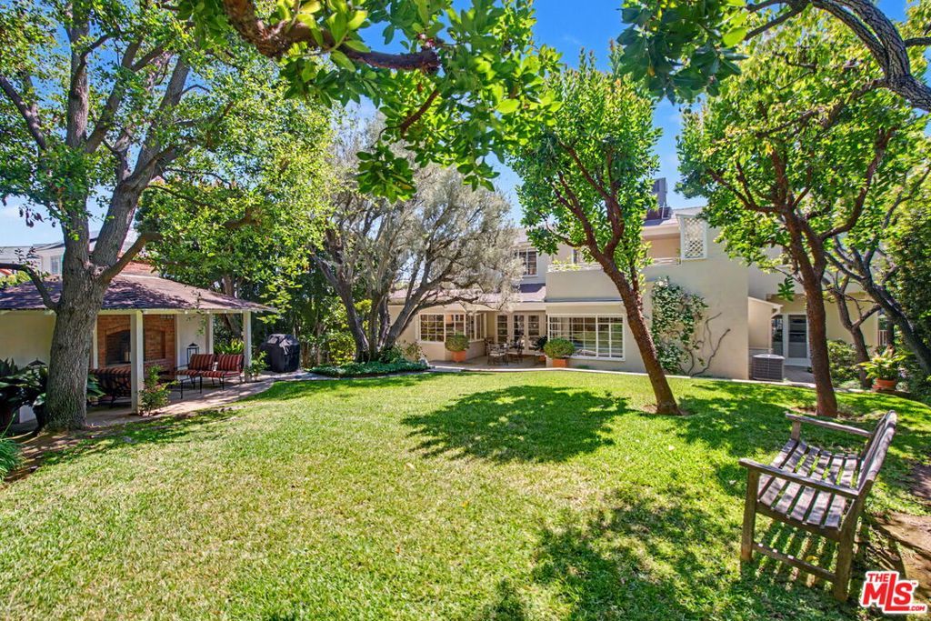 Image 47 of property listing at 536 Woodruff Avenue, Los Angeles, CA 90024