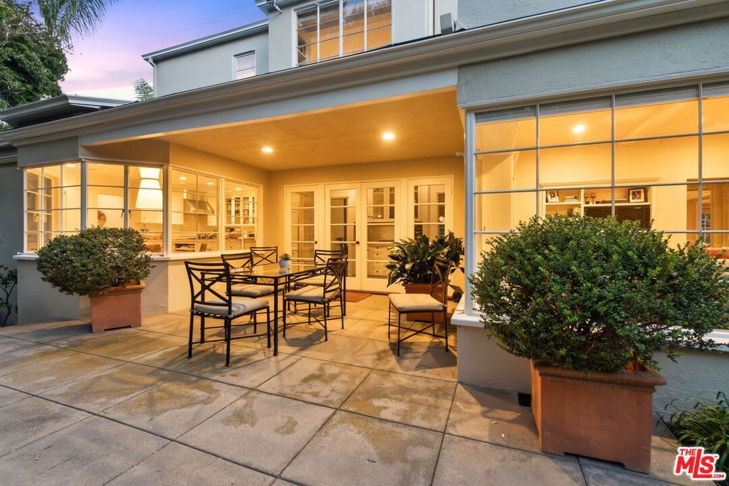 Image 52 of property listing at 536 Woodruff Avenue, Los Angeles, CA 90024