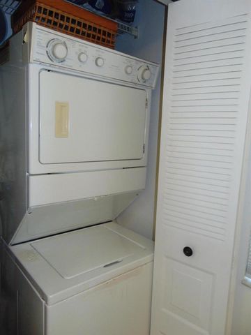 7640 NW 18th Street 401, Margate, FL 33063