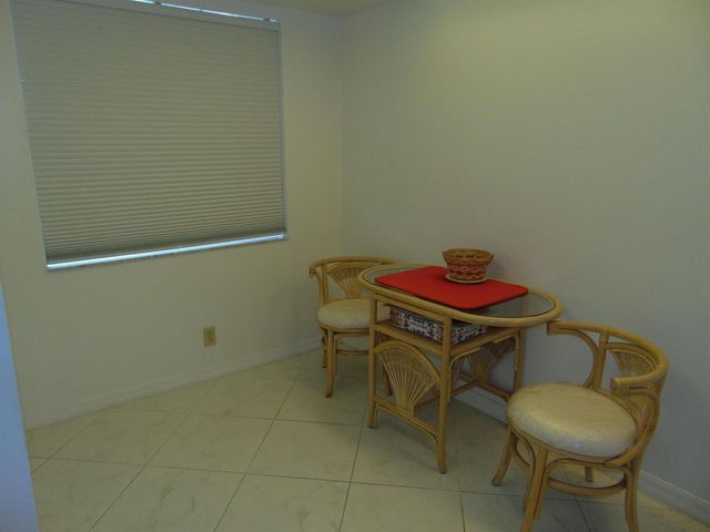7640 NW 18th Street 401, Margate, FL 33063