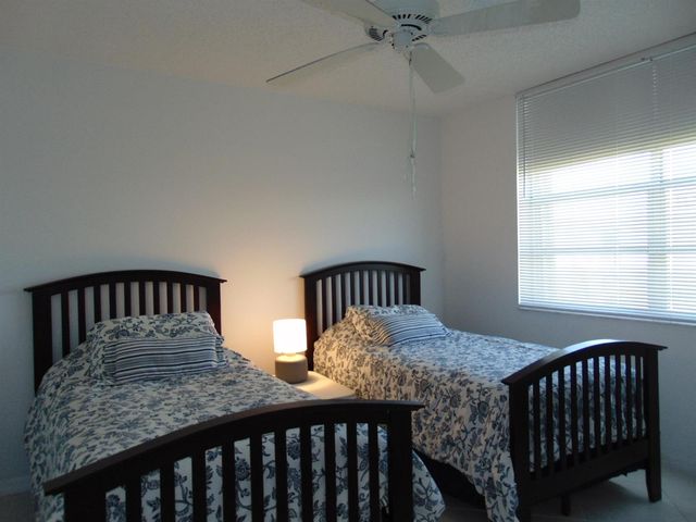 7640 NW 18th Street 401, Margate, FL 33063