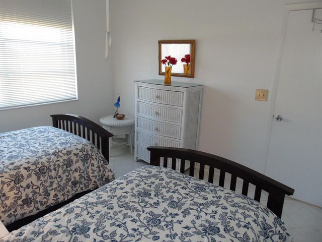 7640 NW 18th Street 401, Margate, FL 33063