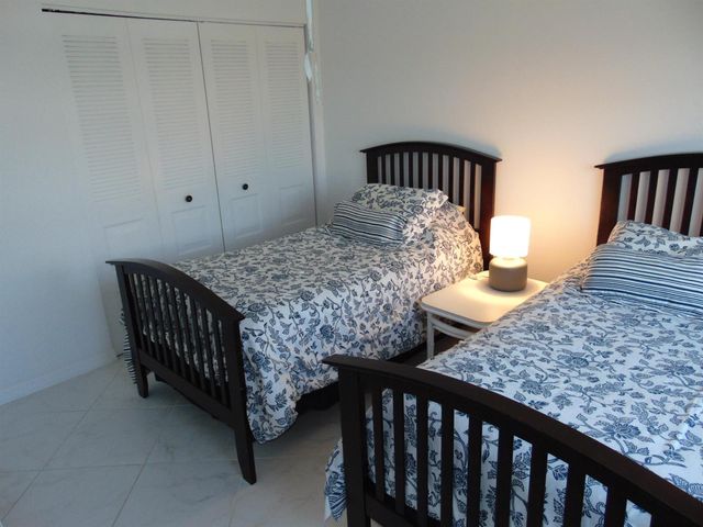 7640 NW 18th Street 401, Margate, FL 33063
