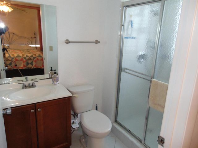 7640 NW 18th Street 401, Margate, FL 33063