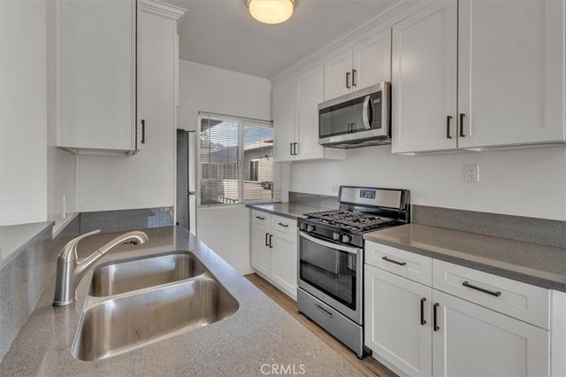 6643 De Longpre 12, Los Angeles, CA 90028