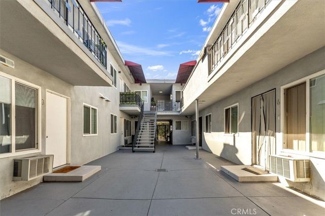 6643 De Longpre 12, Los Angeles, CA 90028