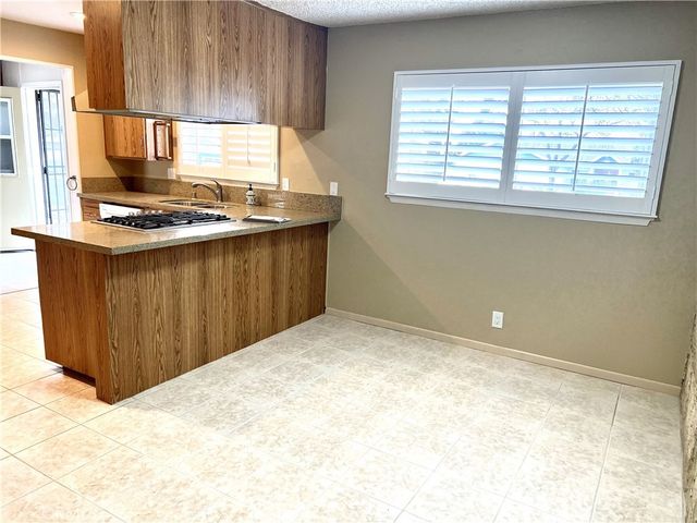 1728 N Kelly Avenue, Upland, CA 91784