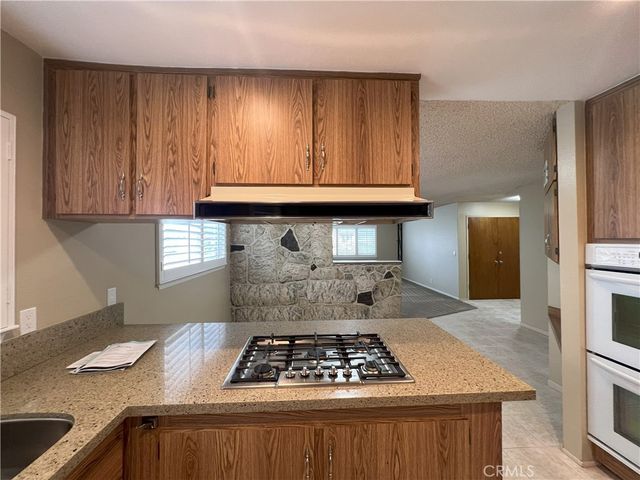 1728 N Kelly Avenue, Upland, CA 91784