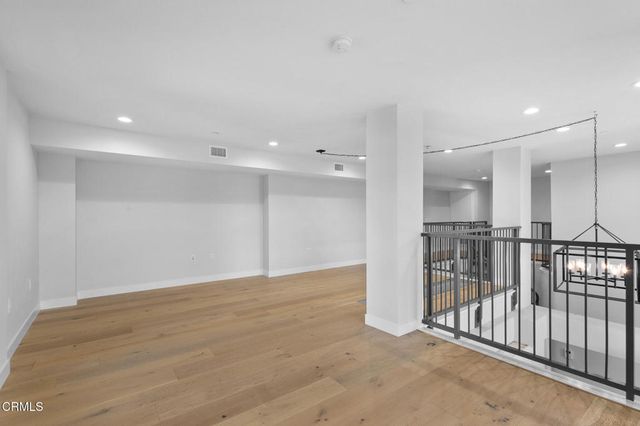 1901 Victoria Avenue 204, Oxnard, CA 93035