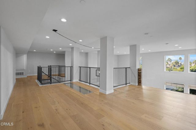 1901 Victoria Avenue 204, Oxnard, CA 93035