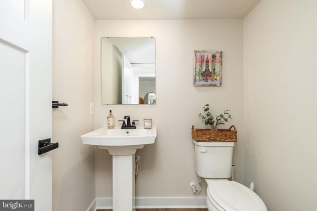 127 KYLE SQ, Media, PA 19063