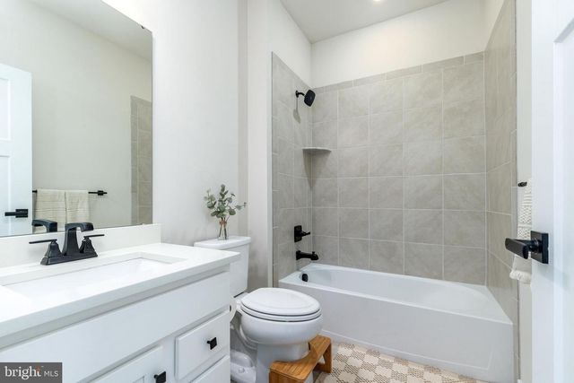 127 KYLE SQ, Media, PA 19063