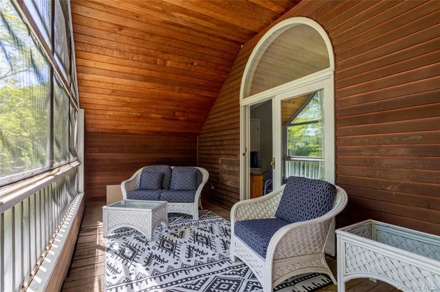 2300 Pine Tree Road, Cutchogue, NY 11935