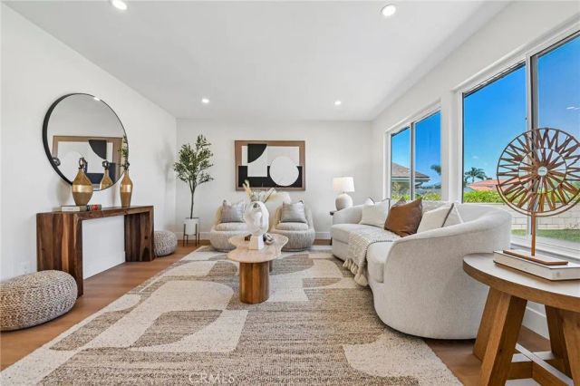 25141 Madeira, Laguna Hills, CA 92653