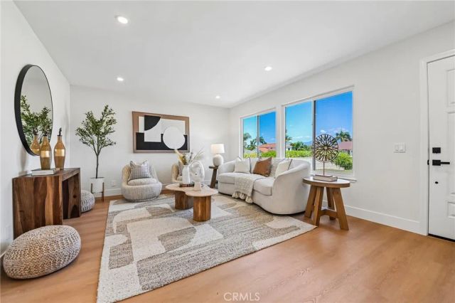 25141 Madeira, Laguna Hills, CA 92653