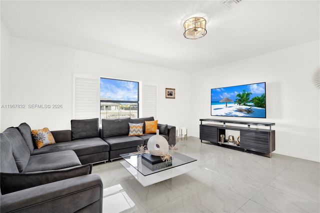 19059 SW 134th Ct, Miami, FL 33177