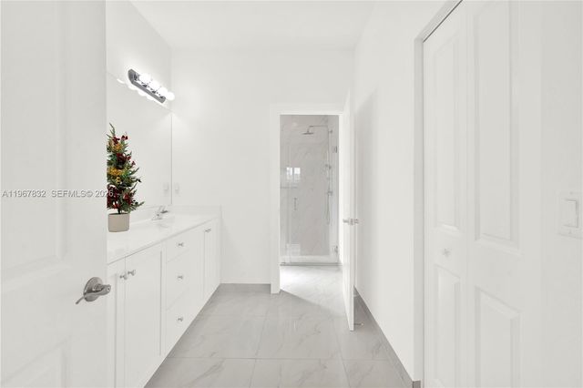 19059 SW 134th Ct, Miami, FL 33177