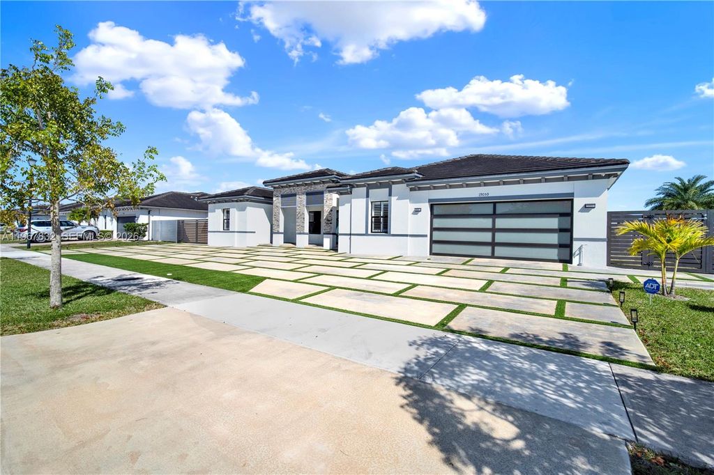 19059 SW 134th Ct, Miami, FL 33177