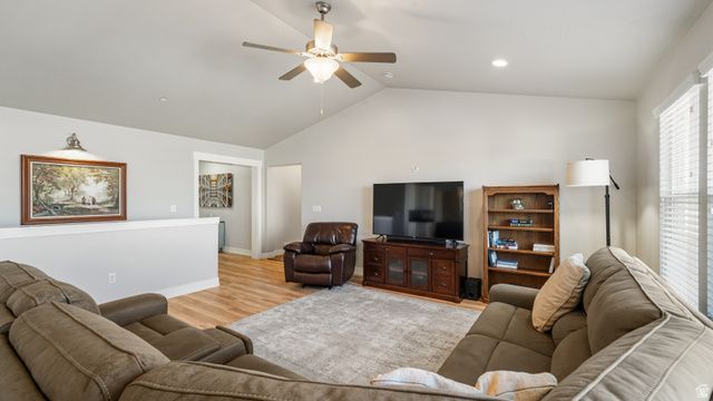 366 W SKY HAWK WAY, Elk Ridge, UT 84651