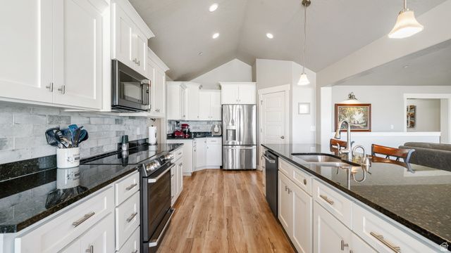 366 W SKY HAWK WAY, Elk Ridge, UT 84651