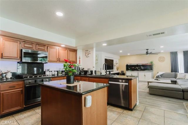 5617 E Avenue R12, Palmdale, CA 93552