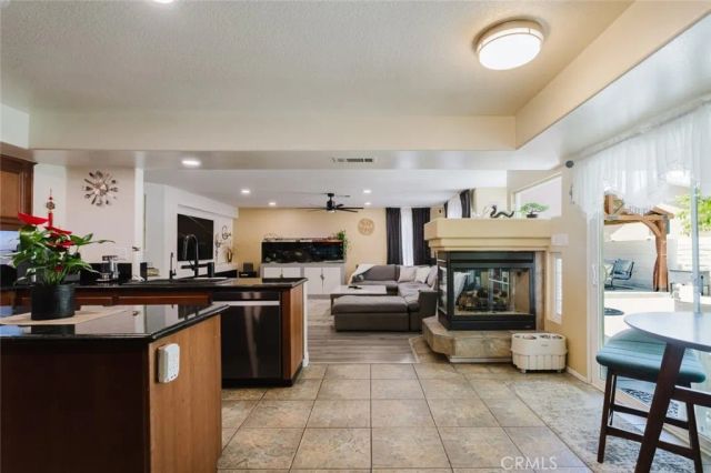 5617 E Avenue R12, Palmdale, CA 93552