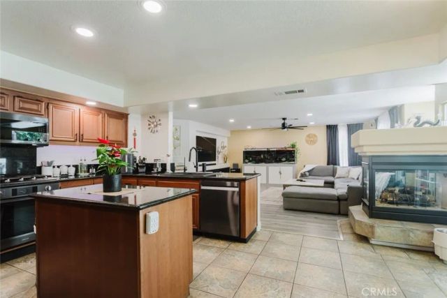 5617 E Avenue R12, Palmdale, CA 93552