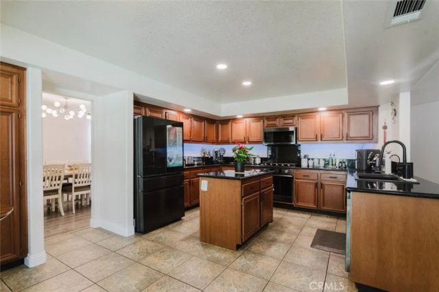 5617 E Avenue R12, Palmdale, CA 93552