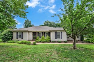 801 Douglas Dr, Lawrenceburg, TN 38464