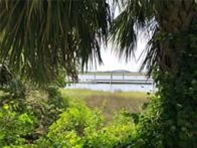 105 Gascoigne Ave 103, St Simons Island, GA 31522