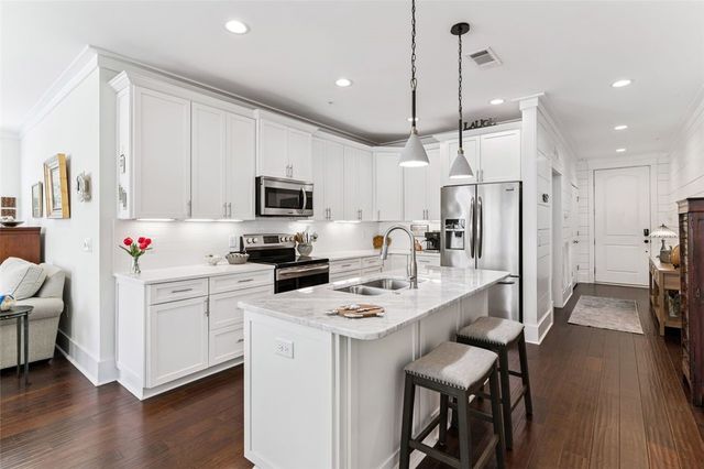 105 Gascoigne Ave 103, St Simons Island, GA 31522