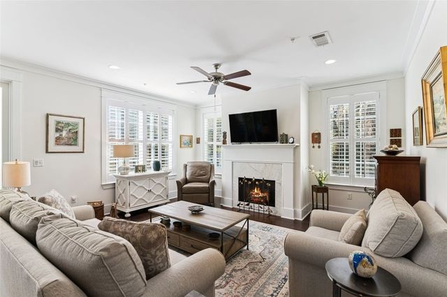 105 Gascoigne Ave 103, St Simons Island, GA 31522