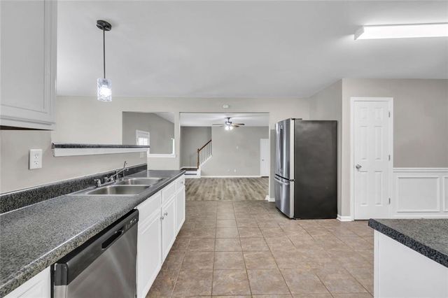 109 Kentucky Way, Mcdonough, GA 30252