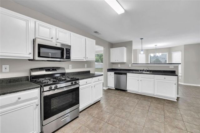 109 Kentucky Way, Mcdonough, GA 30252