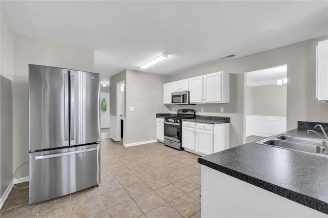109 Kentucky Way, Mcdonough, GA 30252