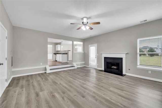 109 Kentucky Way, Mcdonough, GA 30252
