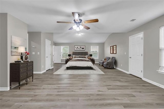 109 Kentucky Way, Mcdonough, GA 30252