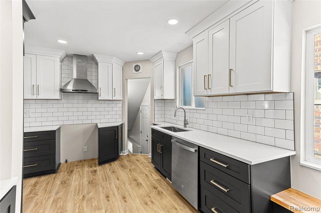 17554 Wisconsin Street, Detroit, MI 48221