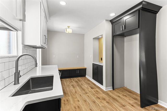 17554 Wisconsin Street, Detroit, MI 48221