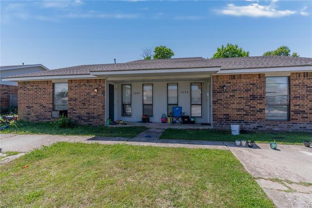 1004 Acacia Circle, Noble, OK 73068
