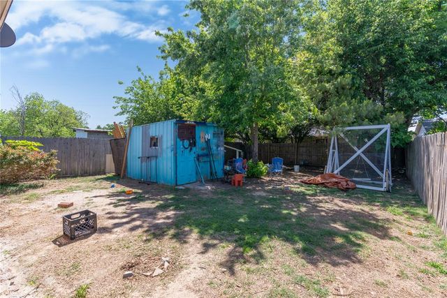 1004 Acacia Circle, Noble, OK 73068