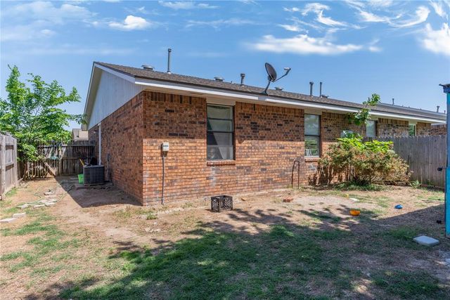 1004 Acacia Circle, Noble, OK 73068