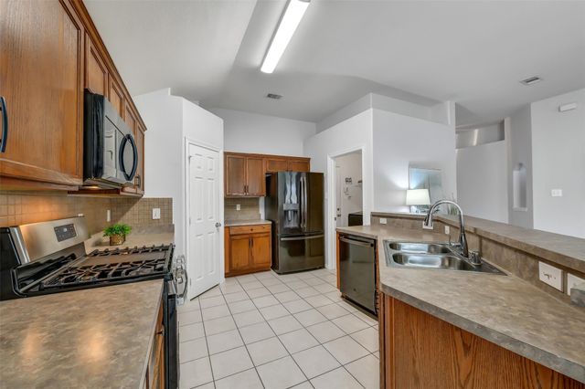 706 St Croix Street, Alvin, TX 77511