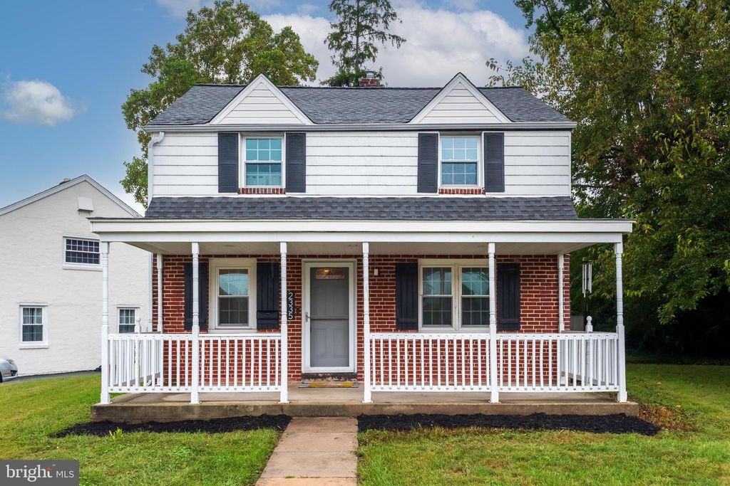 2335 POE RD, Secane, PA 19018