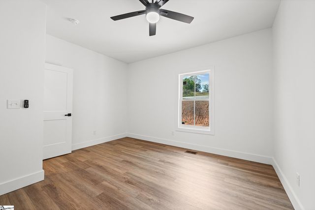 160 Holmes Drive, Spartanburg, SC 29303